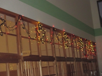 廊下の電飾　キラキラ星がいっぱい！！